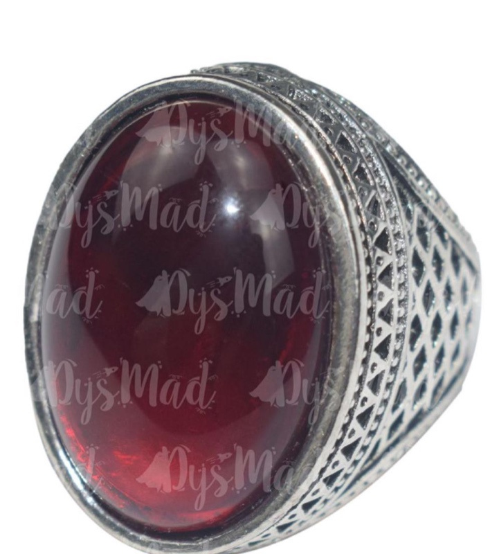 Anillo plateado con perla roja